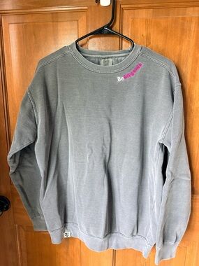 T-Mobile Women's Gray Crewneck Sweatshirt